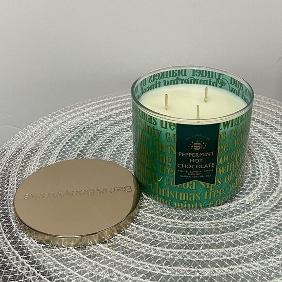 BBW Peppermint Hot Chocolate 3 Wick Candle NWT - Picture 2 of 4
